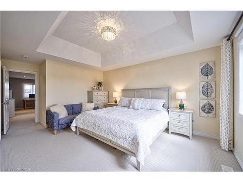 195 Greti Drive, Glanbrook, ON - Indoor Photo Showing Bedroom