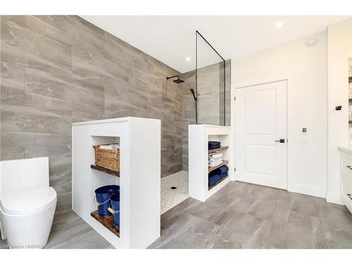 11055 Cedar Trail, Milton, ON - Indoor Photo Showing Bathroom