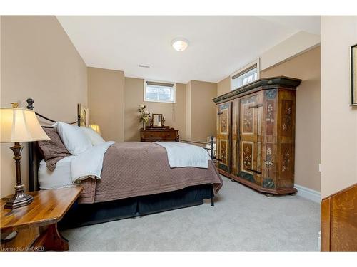11055 Cedar Trail, Milton, ON - Indoor Photo Showing Bedroom