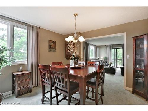 225/269 Campbell Avenue E, Campbellville, ON - Indoor Photo Showing Dining Room