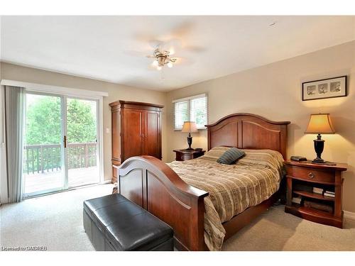 225/269 Campbell Avenue E, Campbellville, ON - Indoor Photo Showing Bedroom