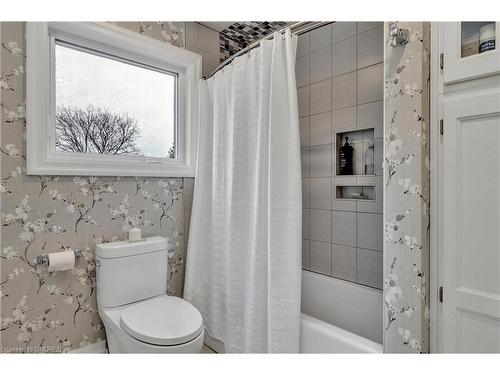 208 Ski Hill Road, Bethany, ON - Indoor Photo Showing Bathroom