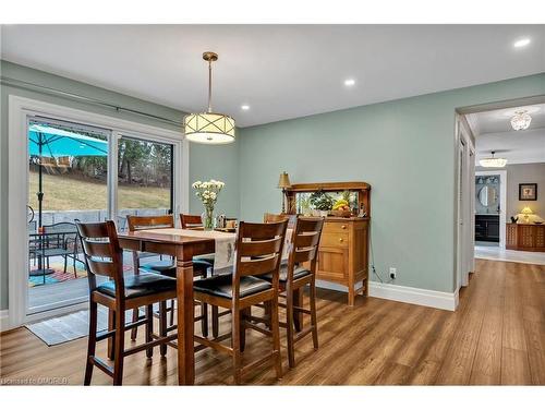 208 Ski Hill Road, Bethany, ON - Indoor Photo Showing Dining Room