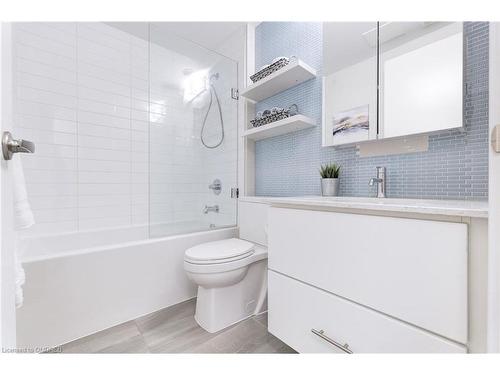 101-340 Plains Road E, Burlington, ON - Indoor Photo Showing Bathroom