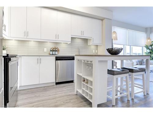 101-340 Plains Road E, Burlington, ON - Indoor Photo Showing Kitchen With Stainless Steel Kitchen With Upgraded Kitchen
