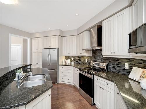 185 Holloway Terrace, Milton, ON - Indoor Photo Showing Kitchen With Double Sink With Upgraded Kitchen