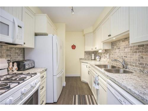48 Townline Rd W Road W, St. Catharines, ON - Indoor Photo Showing Kitchen With Double Sink