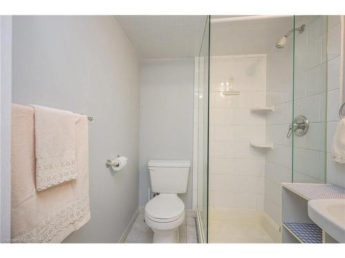 48 Townline Rd W Road W, St. Catharines, ON - Indoor Photo Showing Bathroom