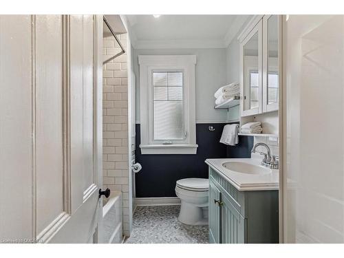 51 Hyde Park Avenue, Hamilton, ON - Indoor Photo Showing Bathroom