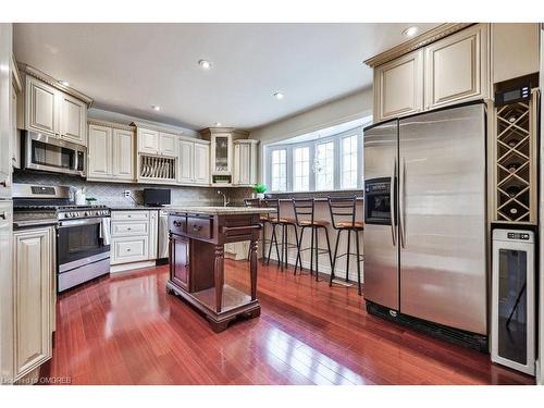 1428 Petrie Way, Mississauga, ON - Indoor Photo Showing Kitchen