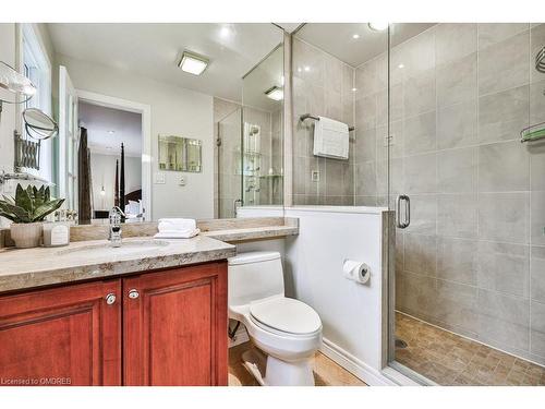 1428 Petrie Way, Mississauga, ON - Indoor Photo Showing Bathroom