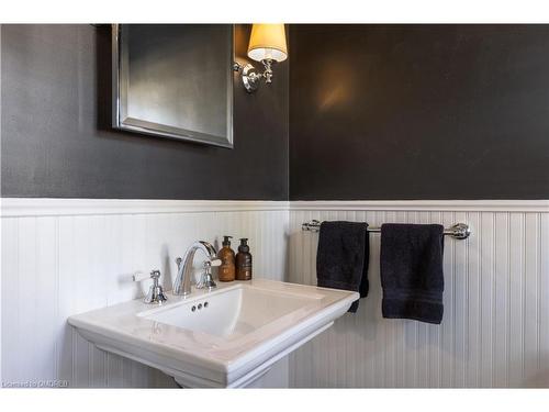 32 Park Avenue, Oakville, ON - Indoor Photo Showing Bathroom