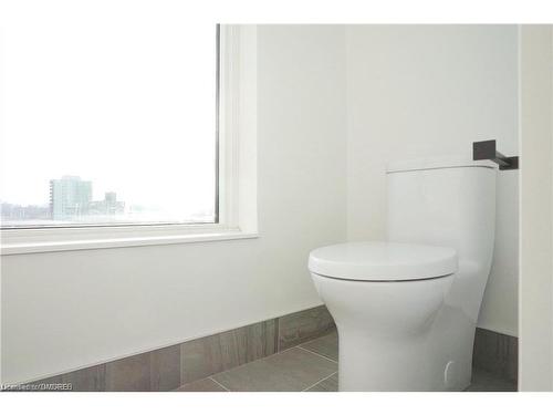 602-55 Port Street E, Mississauga, ON - Indoor Photo Showing Bathroom