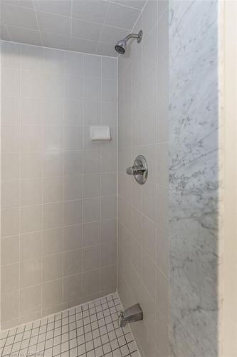 4-01-2420 Baronwood Drive, Oakville, ON - Indoor Photo Showing Bathroom