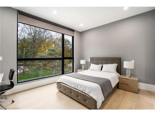 112 Elton Park Road, Oakville, ON - Indoor Photo Showing Bedroom