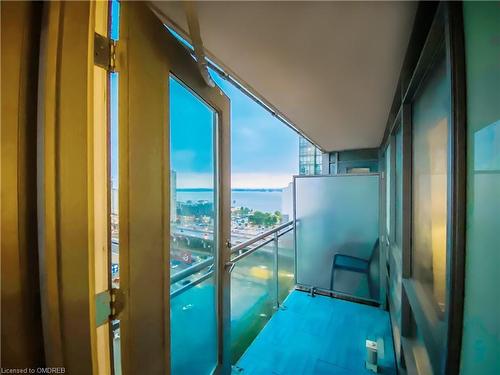 2208-3 Navy Wharf Court, Toronto, ON -  With Balcony With Exterior