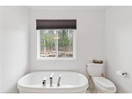 17 Cascade Lane Lane, Huntsville, ON - Indoor Photo Showing Bathroom