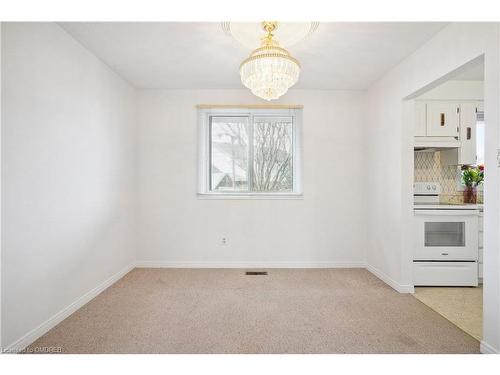 7 Capilano Drive, Hamilton, ON - Indoor Photo Showing Other Room