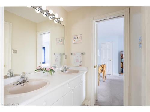 5069 Montclair Drive, Mississauga, ON - Indoor Photo Showing Bathroom