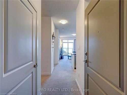 436-101 Shoreview Place, Stoney Creek, ON - Indoor Photo Showing Other Room