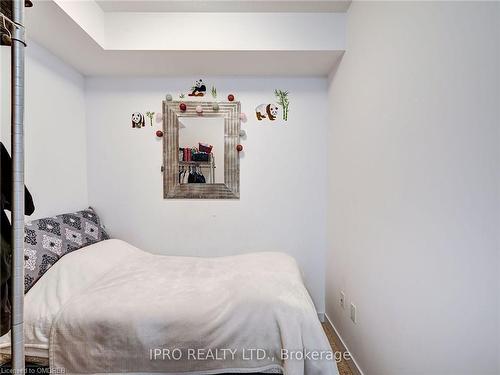 436-101 Shoreview Place, Stoney Creek, ON - Indoor Photo Showing Bedroom