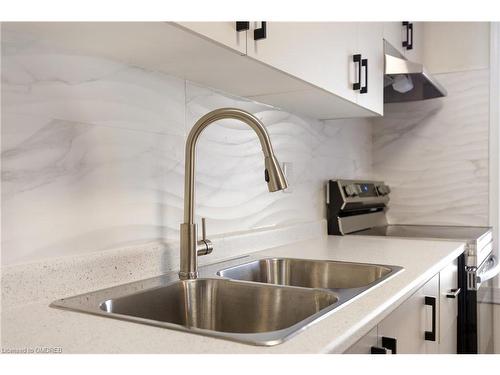 136 Jacobson Avenue, St. Catharines, ON - Indoor Photo Showing Kitchen With Double Sink