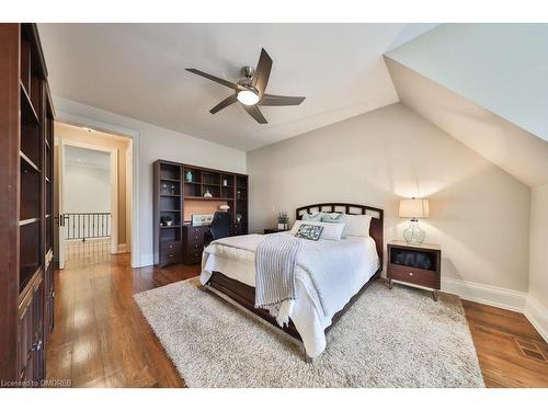 1600 Jalna Avenue, Mississauga, ON - Indoor Photo Showing Bedroom