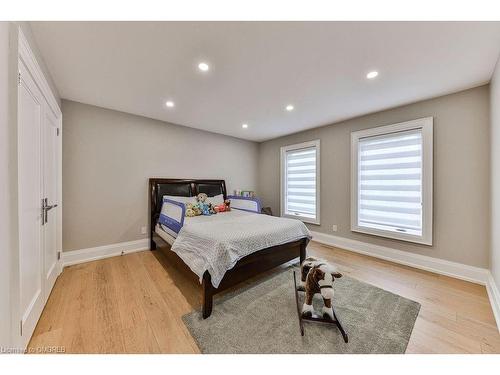 3400 Lakeshore Road, Burlington, ON - Indoor Photo Showing Bedroom