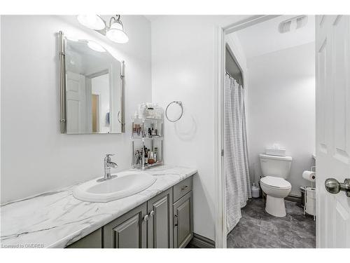 107 Madison Court W, Welland, ON - Indoor Photo Showing Bathroom