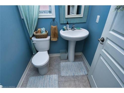 27 Spruce Crescent, Welland, ON - Indoor Photo Showing Bathroom