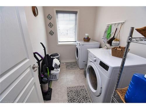 27 Spruce Crescent, Welland, ON - Indoor Photo Showing Laundry Room