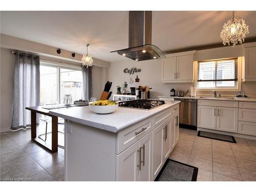 27 Spruce Crescent, Welland, ON - Indoor Photo Showing Kitchen