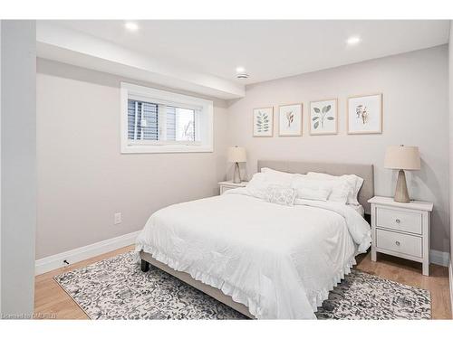 172 Courtland Street, The Blue Mountains, ON - Indoor Photo Showing Bedroom