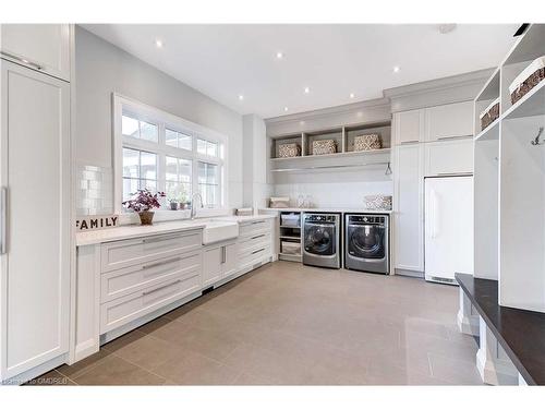 4496 Henderson Road, Milton, ON - Indoor Photo Showing Laundry Room