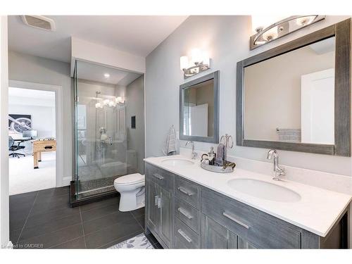 4496 Henderson Road, Milton, ON - Indoor Photo Showing Bathroom