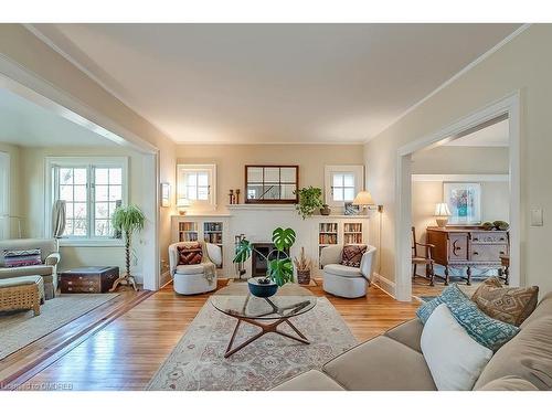 344 Palmer Avenue, Oakville, ON - Indoor Photo Showing Living Room