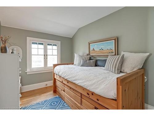 344 Palmer Avenue, Oakville, ON - Indoor Photo Showing Bedroom