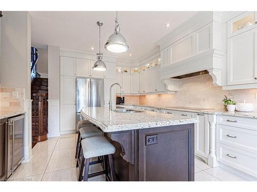 279 Kincardine Terrace, Milton, ON - Indoor Photo Showing Kitchen With Upgraded Kitchen