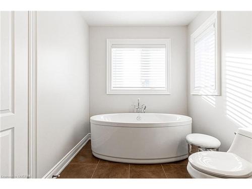 279 Kincardine Terrace, Milton, ON - Indoor Photo Showing Bathroom