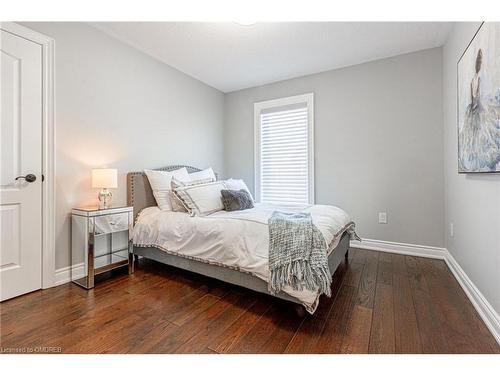 279 Kincardine Terrace, Milton, ON - Indoor Photo Showing Bedroom