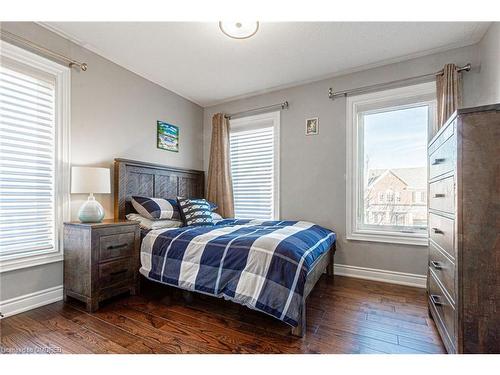 279 Kincardine Terrace, Milton, ON - Indoor Photo Showing Bedroom