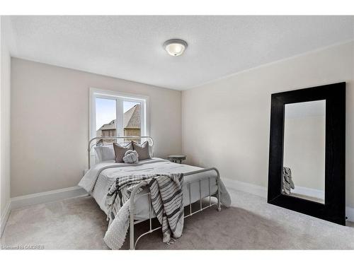 28 Thompson Way, Springwater, ON - Indoor Photo Showing Bedroom