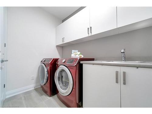 19 Painted Pony Trail, Kleinburg, ON - Indoor Photo Showing Laundry Room