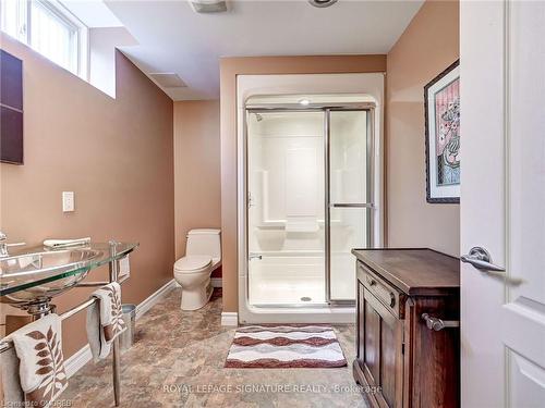 16 Forest Ridge, Limehouse, ON - Indoor Photo Showing Bathroom