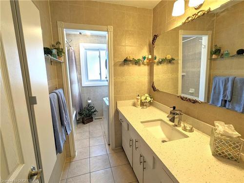 56 Grenville Avenue, Kitchener, ON - Indoor Photo Showing Bathroom