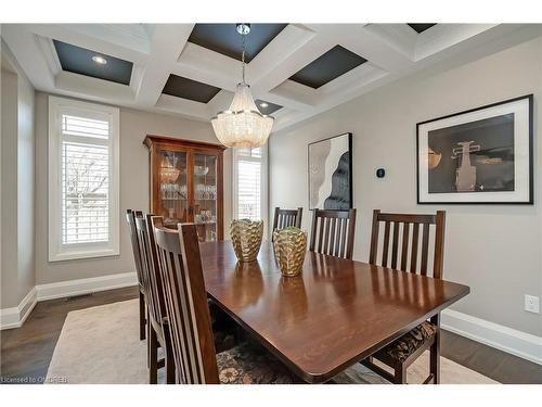 116 Cumming Court, Ancaster, ON - Indoor Photo Showing Dining Room
