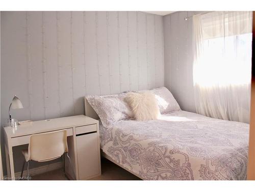 31.5 Thorold Road, Welland, ON - Indoor Photo Showing Bedroom