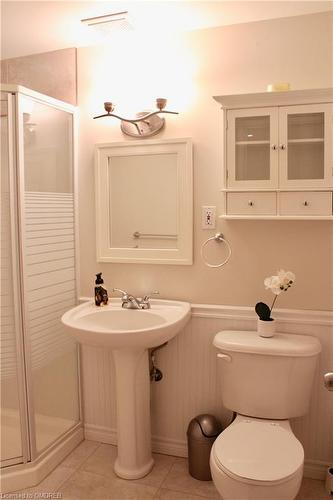 31.5 Thorold Road, Welland, ON - Indoor Photo Showing Bathroom