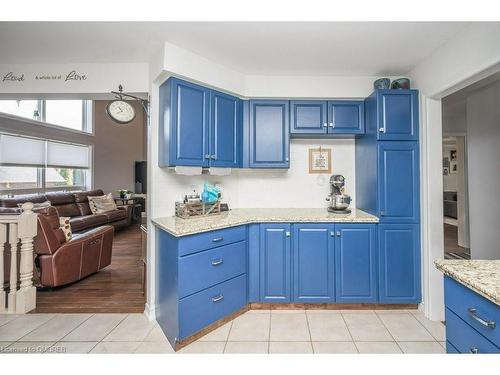 22 Falconridge Drive, Hamilton, ON - Indoor Photo Showing Kitchen