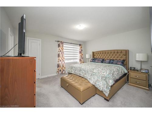 53-520 Grey Street, Brantford, ON - Indoor Photo Showing Bedroom